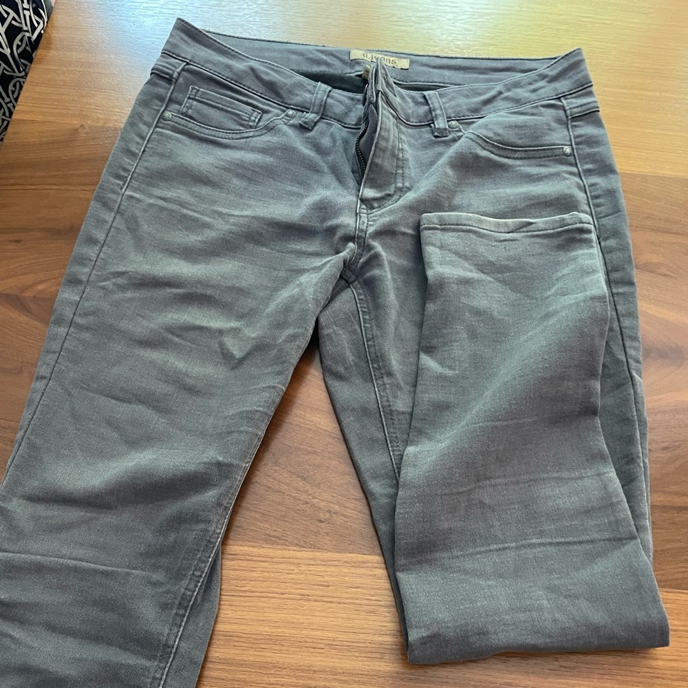 Gray jeggings in good condition